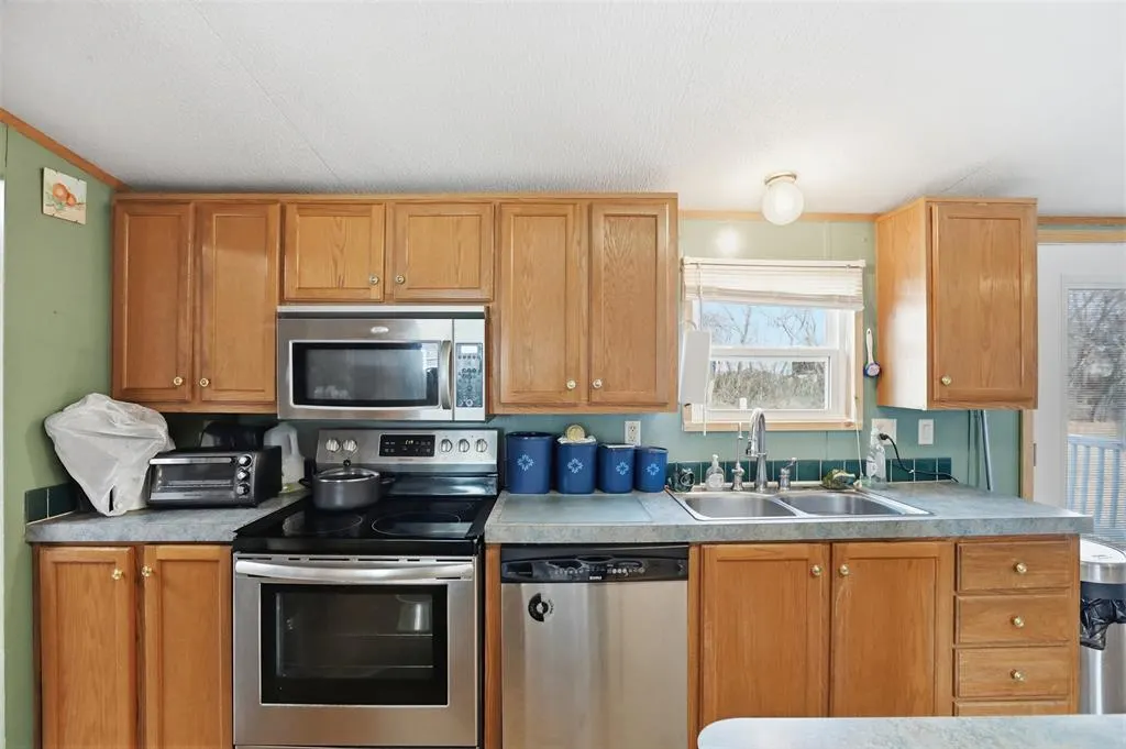 Photo 10 — 115 Holly Street, Perry, OK 73077