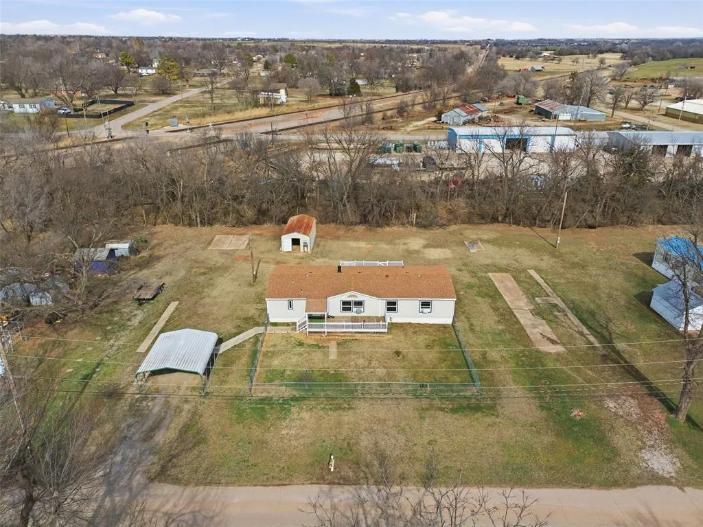 Photo 23 — 115 Holly Street, Perry, OK 73077