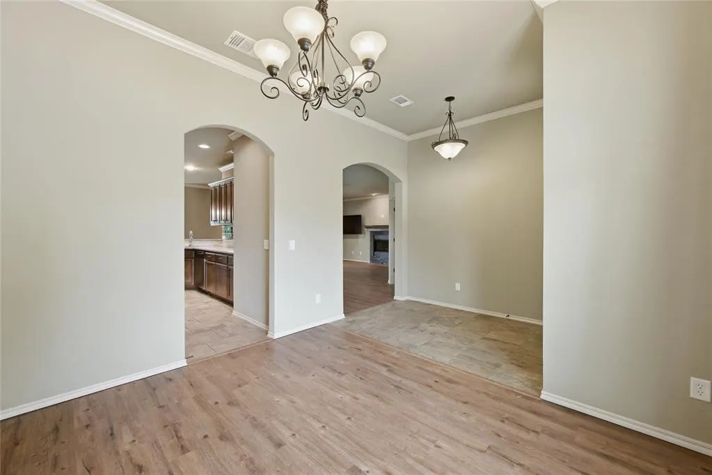 Photo 5 — 10337 Hawthorn Drive, Oklahoma City, OK 73120