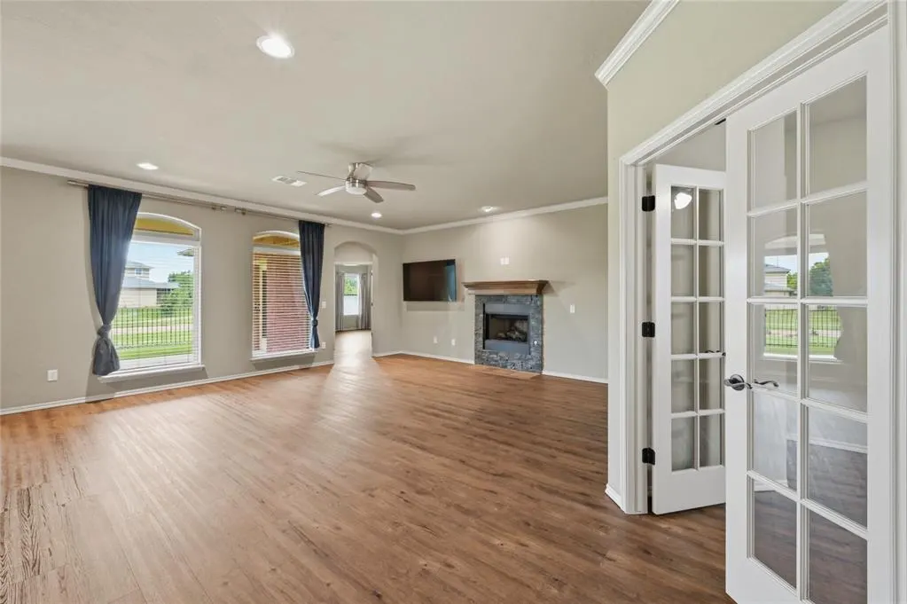 Photo 7 — 10337 Hawthorn Drive, Oklahoma City, OK 73120