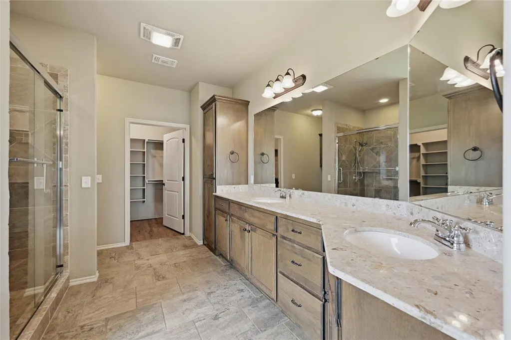 Photo 20 — 10337 Hawthorn Drive, Oklahoma City, OK 73120