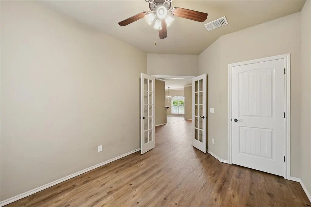 Photo 29 — 10337 Hawthorn Drive, Oklahoma City, OK 73120
