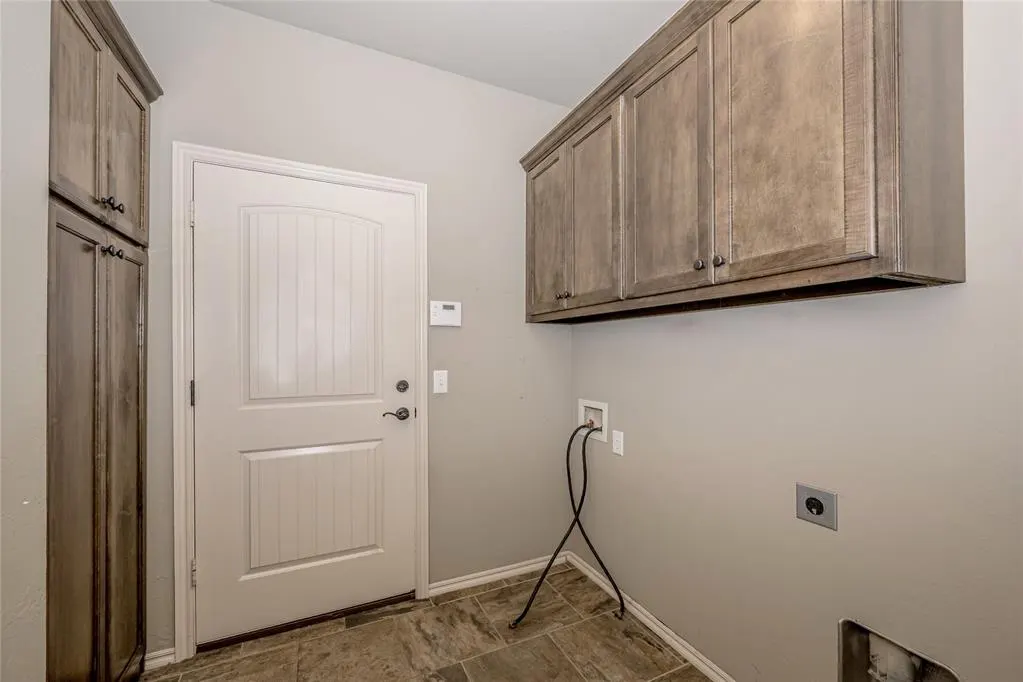 Photo 31 — 10337 Hawthorn Drive, Oklahoma City, OK 73120