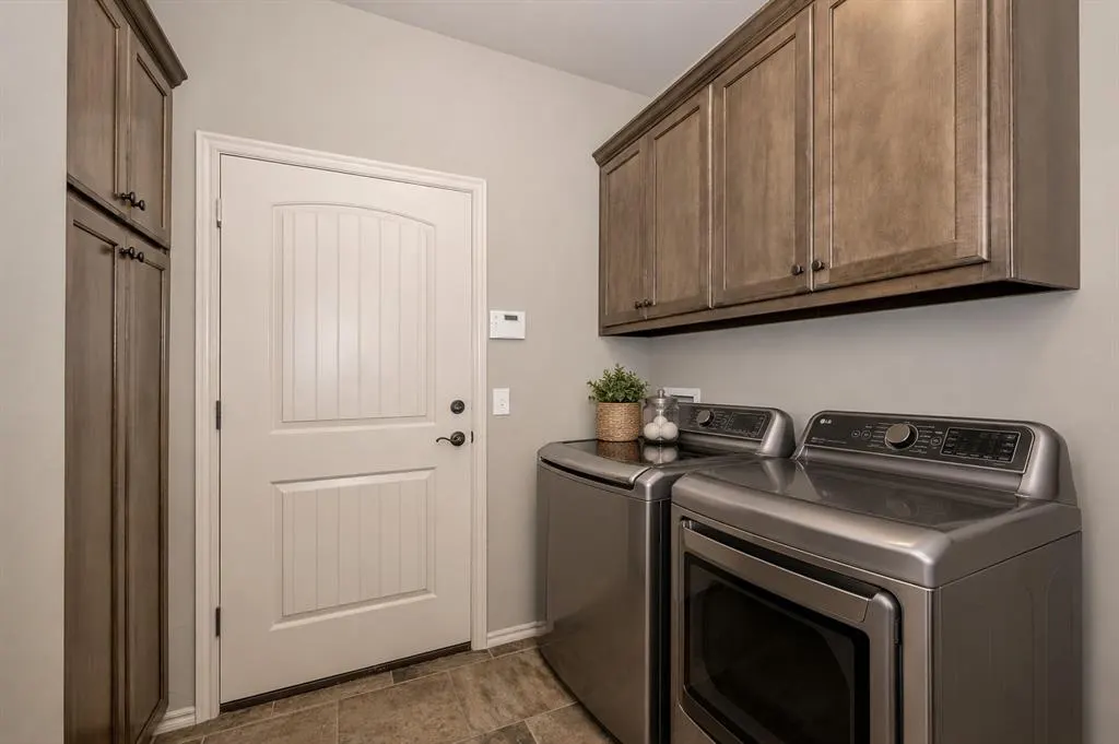Photo 30 — 10337 Hawthorn Drive, Oklahoma City, OK 73120