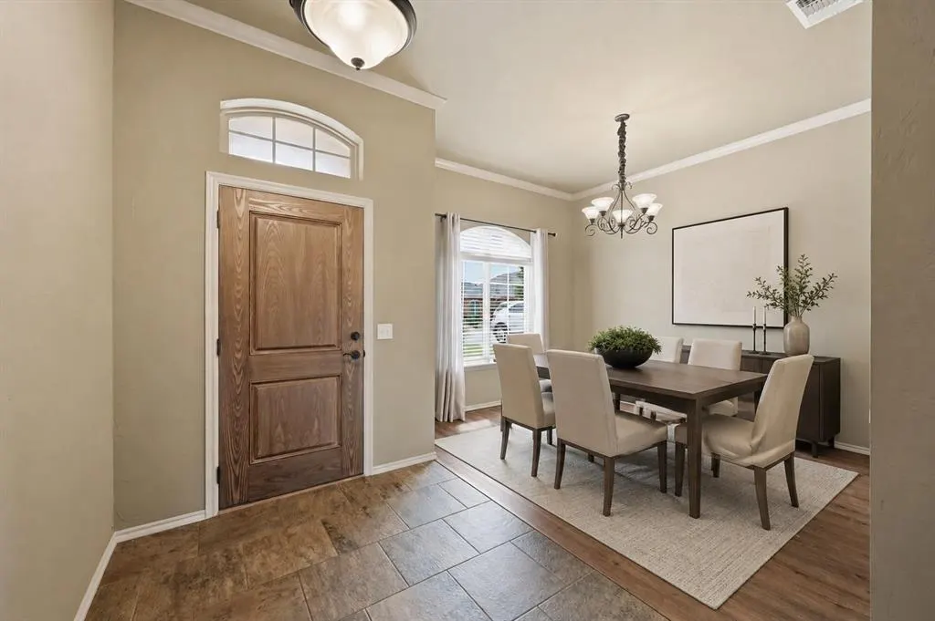 Photo 3 — 10337 Hawthorn Drive, Oklahoma City, OK 73120