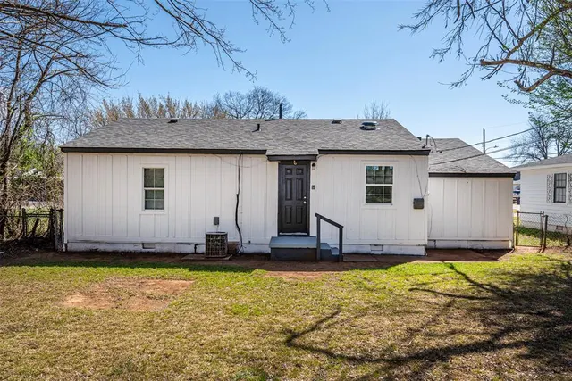 Photo 7 — 3105 NE 14th Street, Oklahoma City, OK 73117