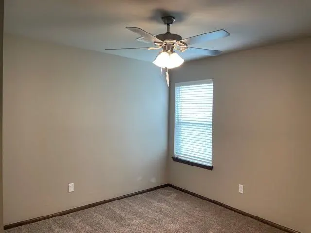 Photo 6 — 421 Compass Drive, Yukon, OK 73099