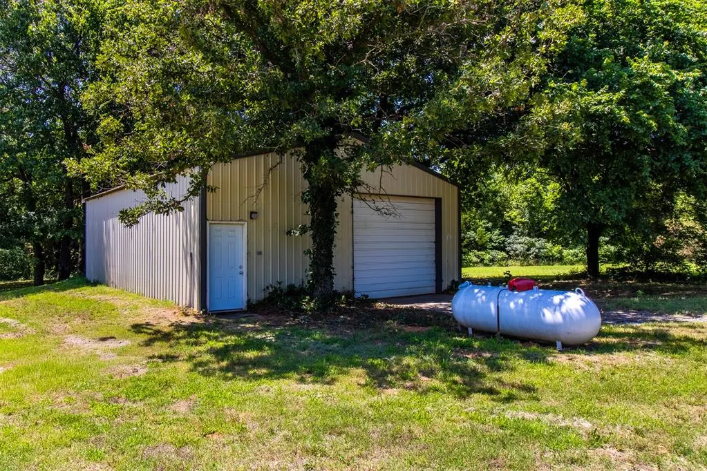 Photo 2 — 900301 S Oak Hill Drive, Chandler, OK 74834