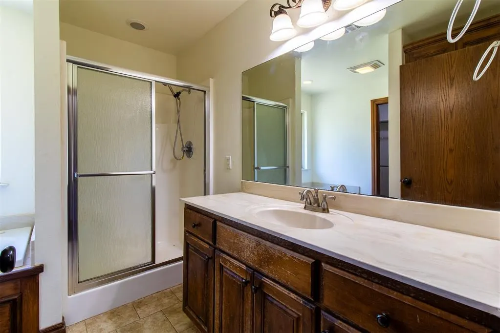 Photo 7 — 900301 S Oak Hill Drive, Chandler, OK 74834