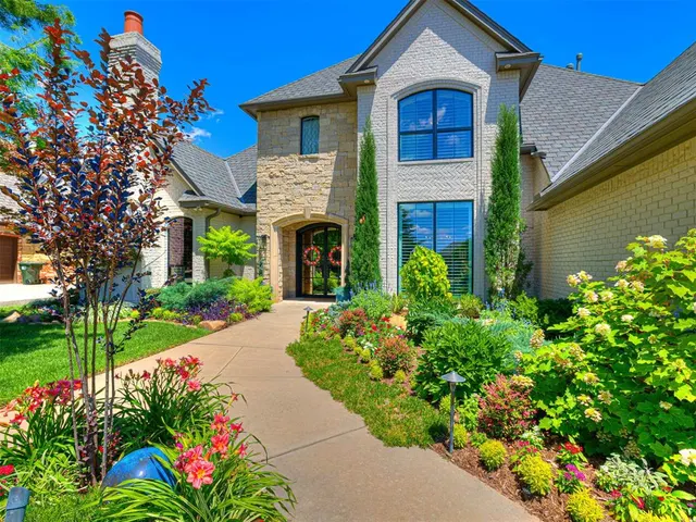 Photo 2 — 409 Flint Ridge Court, Norman, OK 73072