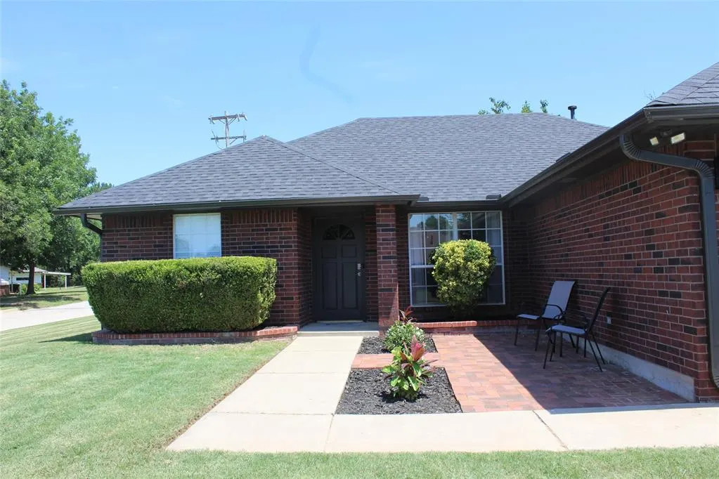 Photo 3 — 14813 Twelve Oaks Drive, Choctaw, OK 73020