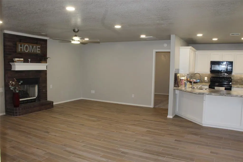 Photo 10 — 14813 Twelve Oaks Drive, Choctaw, OK 73020