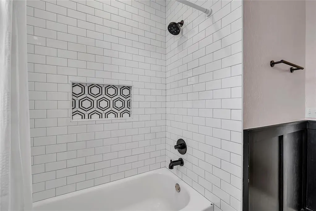 Photo 16 — 917 NE 18th Street, Oklahoma City, OK 73105