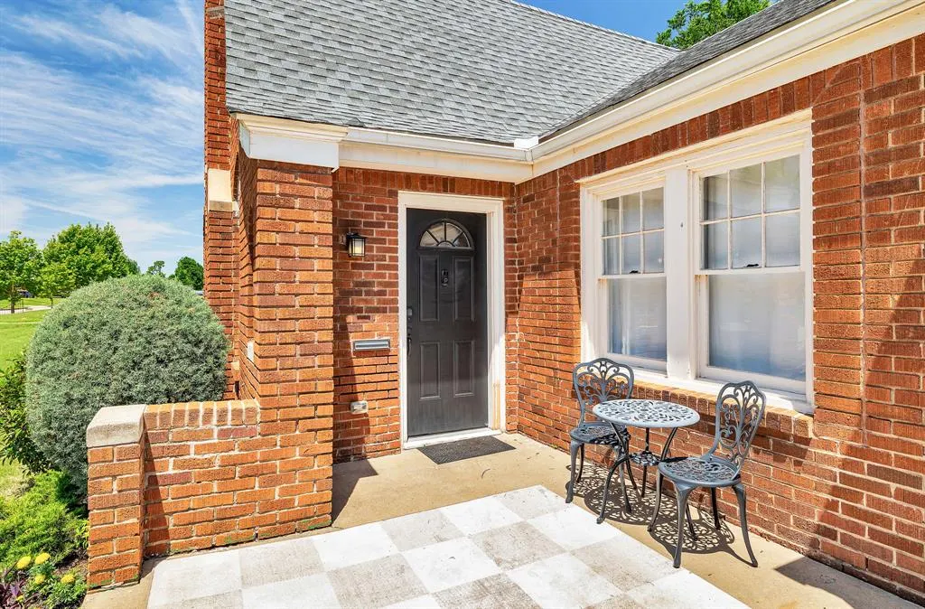 Front exterior — 917 NE 18th Street, Oklahoma City, OK 73105