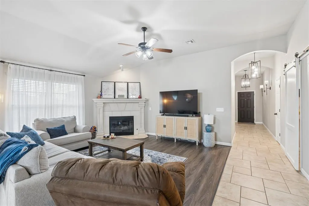 Photo 4 — 4229 Syracuse Street, Moore, OK 73160