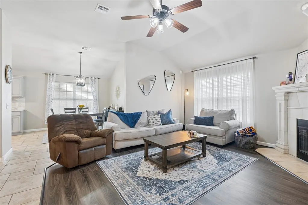 Photo 6 — 4229 Syracuse Street, Moore, OK 73160