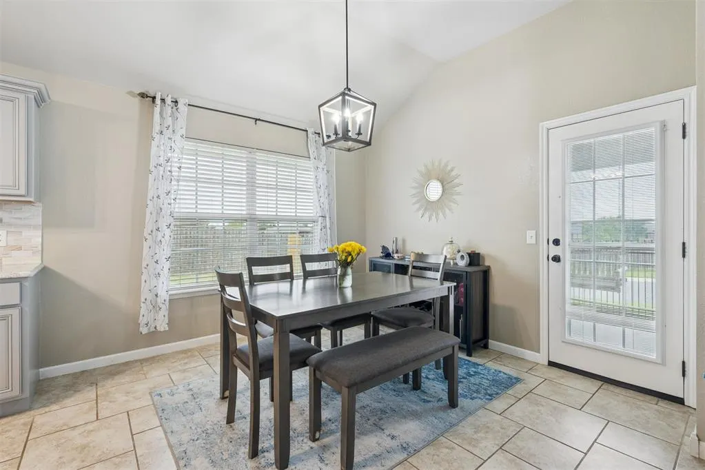 Photo 15 — 4229 Syracuse Street, Moore, OK 73160