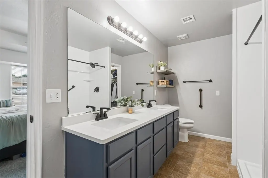 Photo 21 — 4229 Syracuse Street, Moore, OK 73160