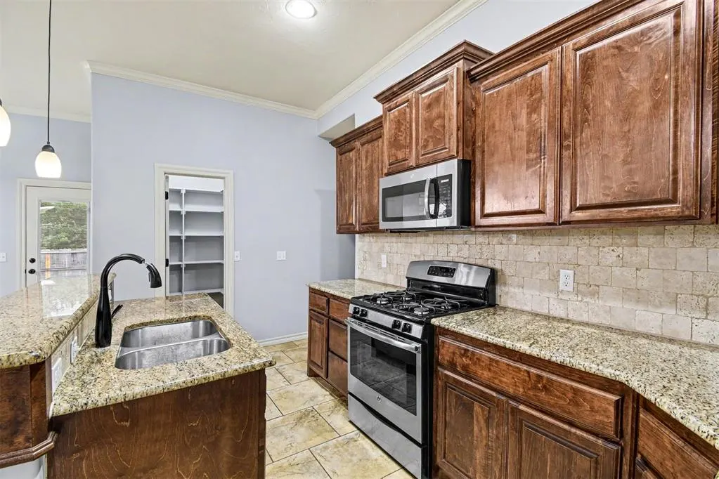 Photo 4 — 7236 NW 145th Street, Oklahoma City, OK 73142