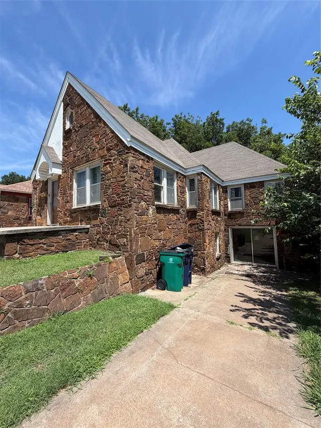 Front exterior — 525 SW 35th Street, Oklahoma City, OK 73109