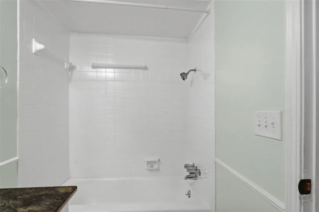 Photo 24 — 6728 N Meridian Avenue C, Oklahoma City, OK 73116