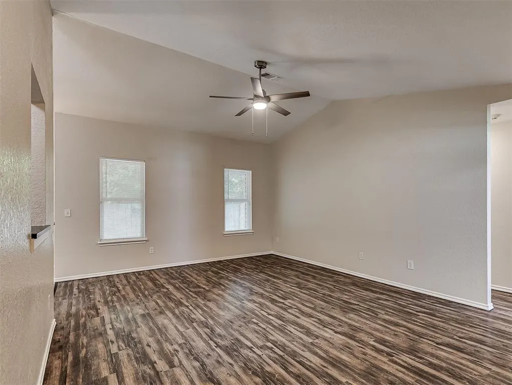 Photo 6 — 4308 SE 87th Street, Oklahoma City, OK 73135