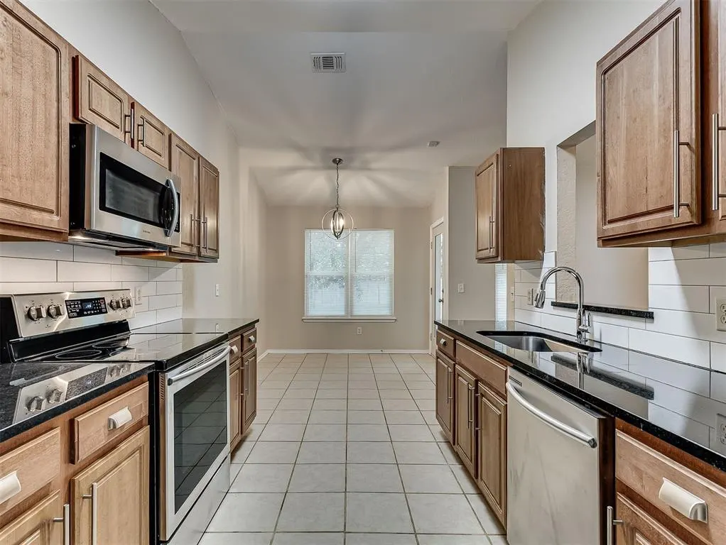 Photo 9 — 4308 SE 87th Street, Oklahoma City, OK 73135