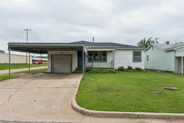 Front exterior — 1129 N McKinley Avenue, Shawnee, OK 74801
