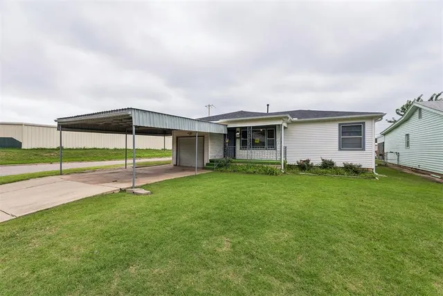 Photo 5 — 1129 N McKinley Avenue, Shawnee, OK 74801