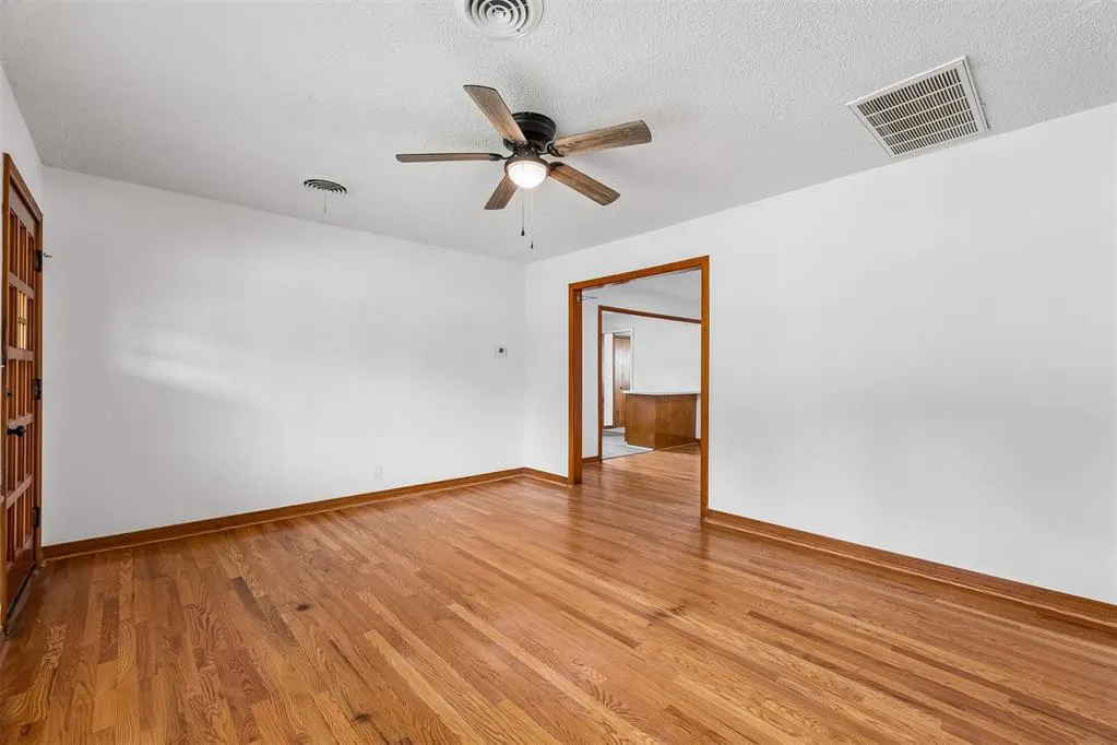 Photo 9 — 1129 N McKinley Avenue, Shawnee, OK 74801