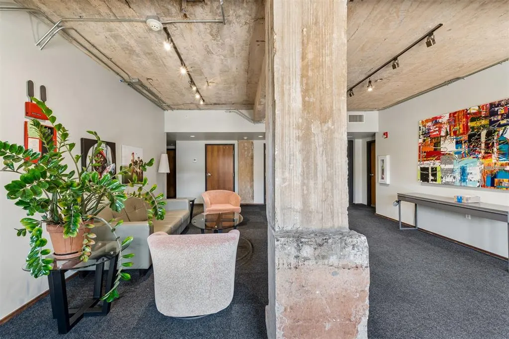 Photo 7 — 1209 N Harvey Avenue 101, Oklahoma City, OK 73103