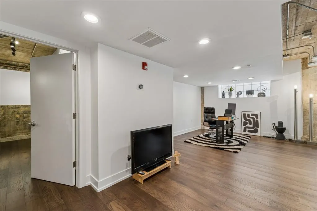 Photo 14 — 1209 N Harvey Avenue 101, Oklahoma City, OK 73103