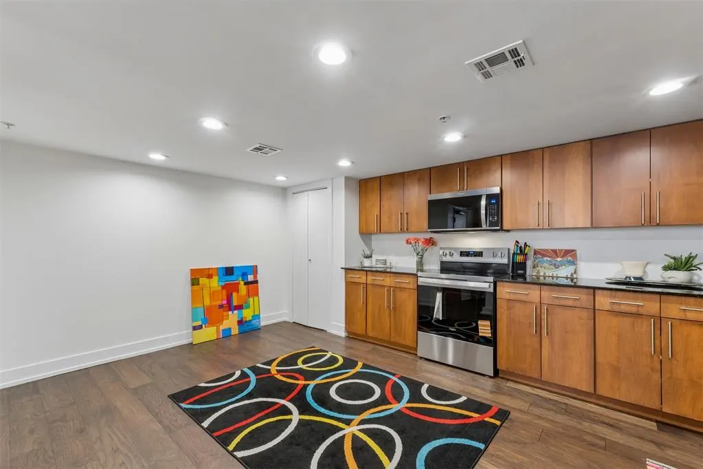Photo 16 — 1209 N Harvey Avenue 101, Oklahoma City, OK 73103