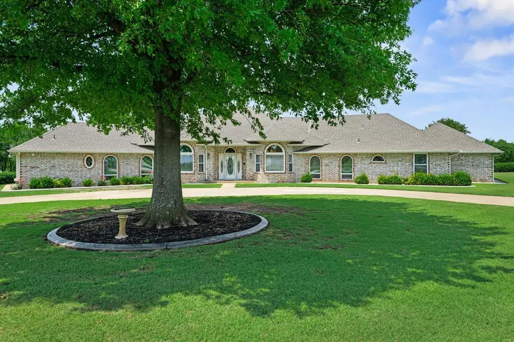 Front exterior — 4201 Saint Croix Drive, Edmond, OK 73025