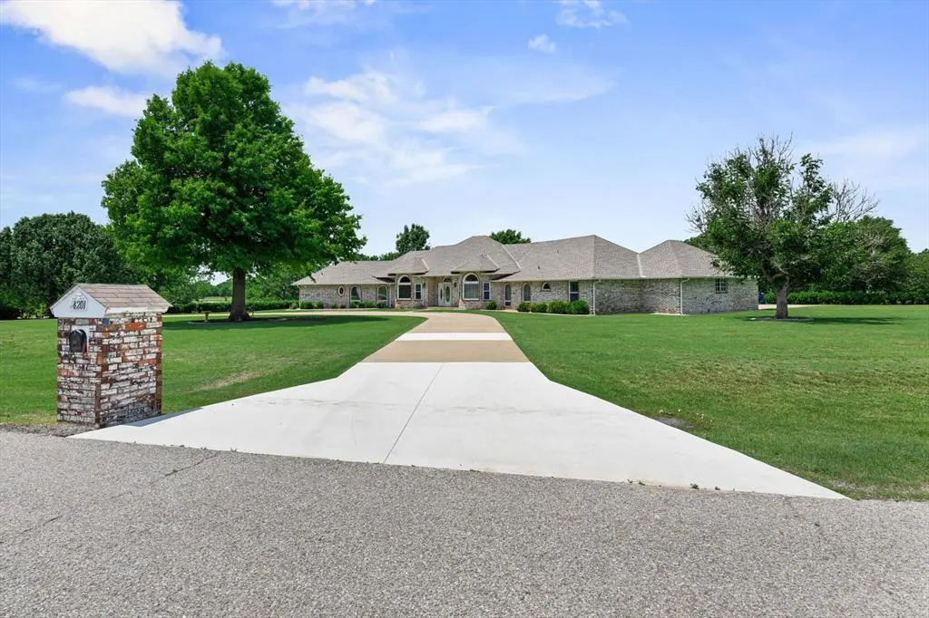Photo 4 — 4201 Saint Croix Drive, Edmond, OK 73025