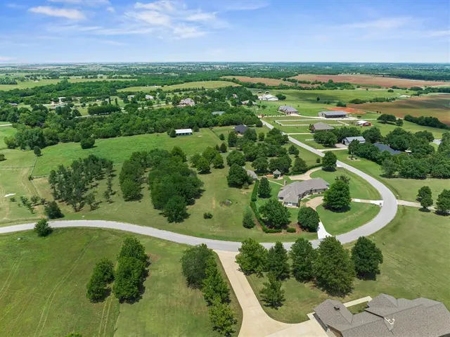 Photo 7 — 4201 Saint Croix Drive, Edmond, OK 73025