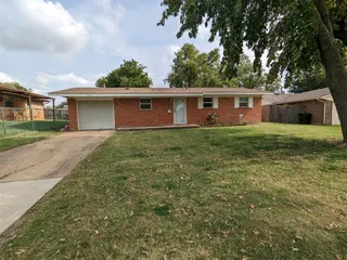 Sold home at 1404 Heather Lane