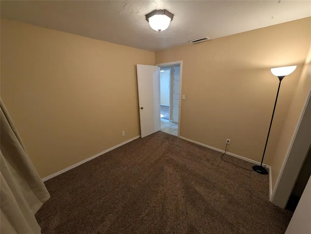 Photo 9 — 1404 Heather Lane, Moore, OK 73160