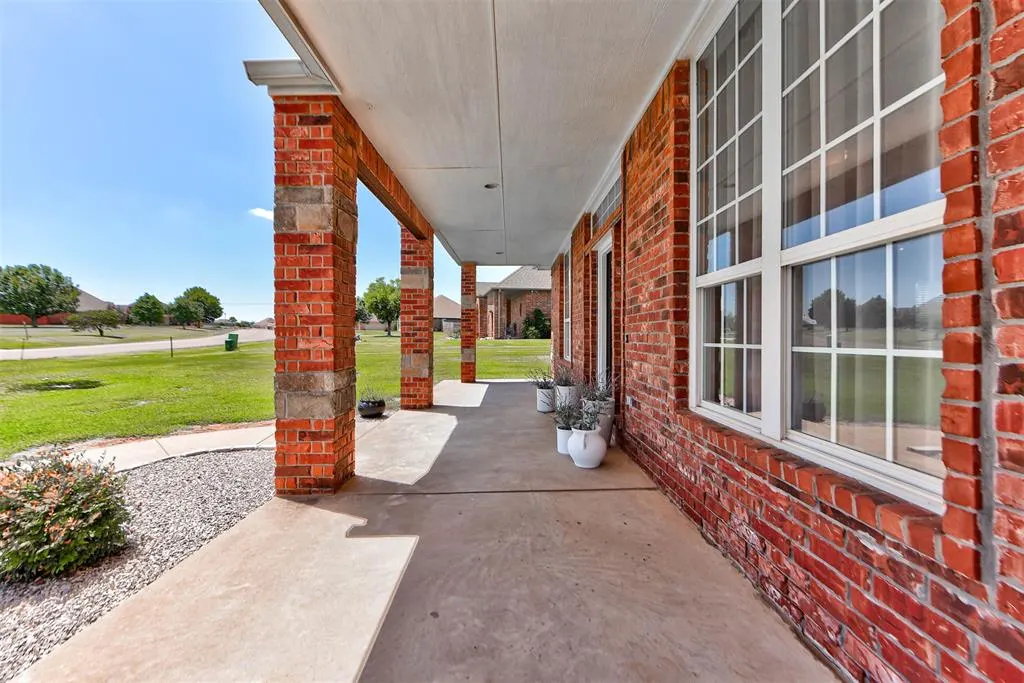 Photo 4 — 10501 Joseph Way, Yukon, OK 73099