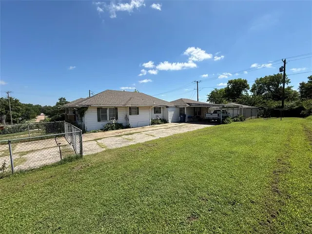 Photo 2 — 914 Jefferson Street, Seminole, OK 74868