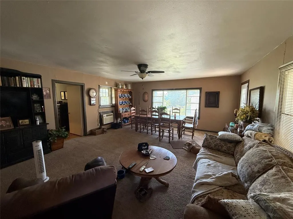 Photo 4 — 914 Jefferson Street, Seminole, OK 74868