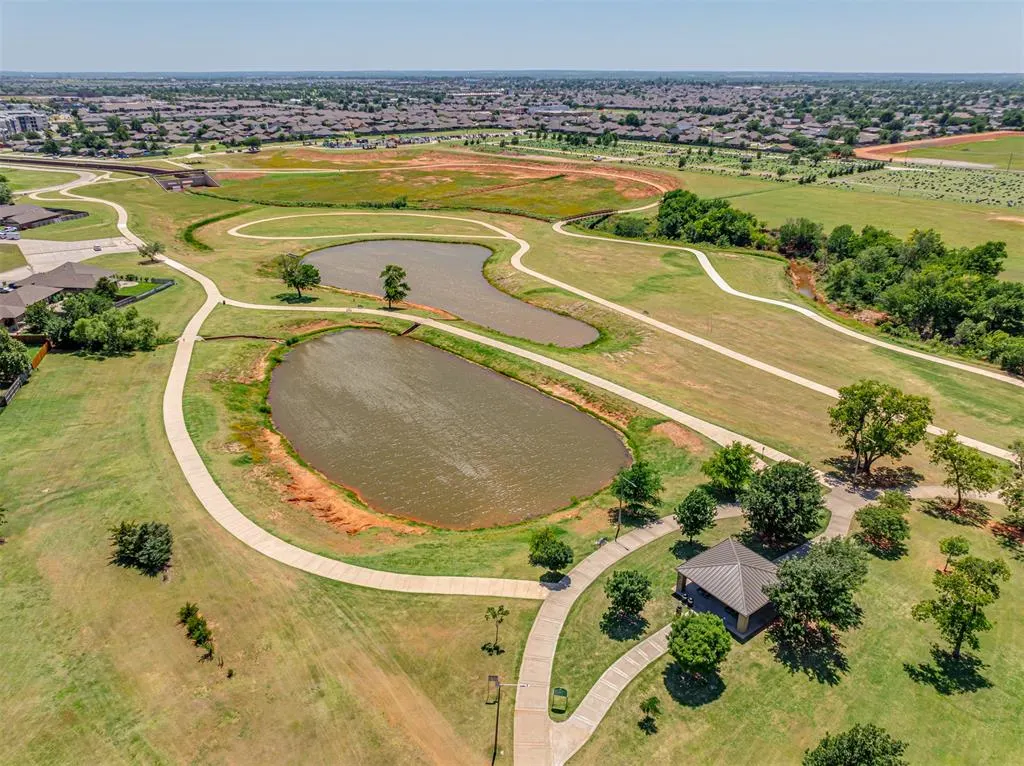 Photo 42 — 601 SW 9th Street, Moore, OK 73160