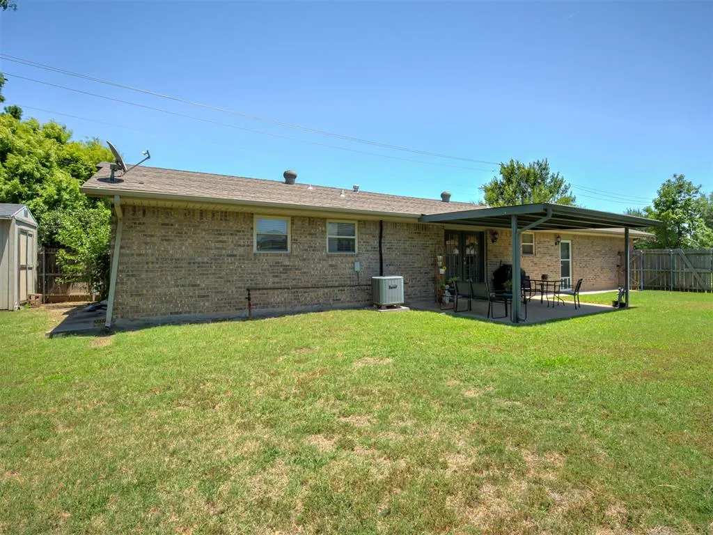 Photo 33 — 601 SW 9th Street, Moore, OK 73160