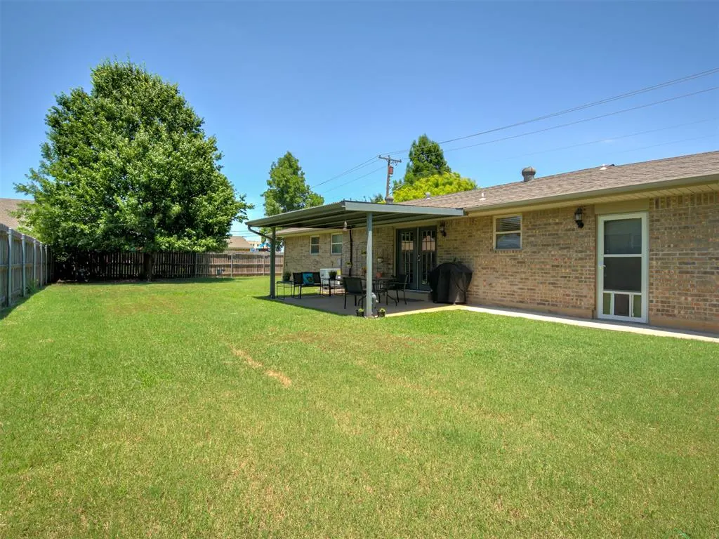Photo 34 — 601 SW 9th Street, Moore, OK 73160