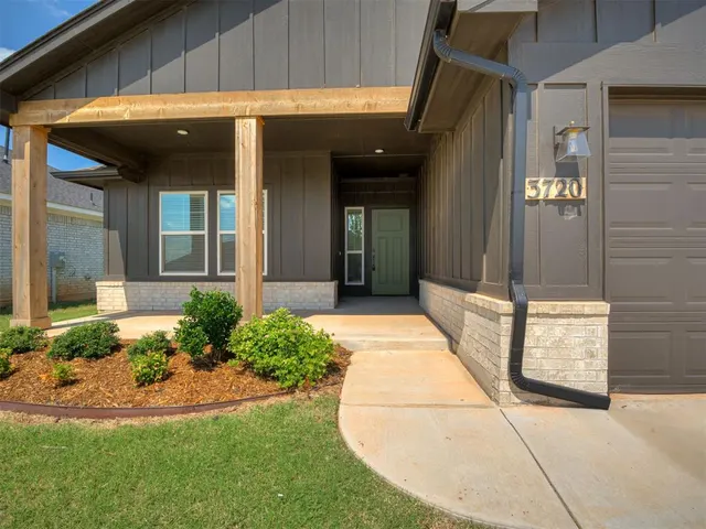 Photo 4 — 3720 Alta Vista Drive, Norman, OK 73069