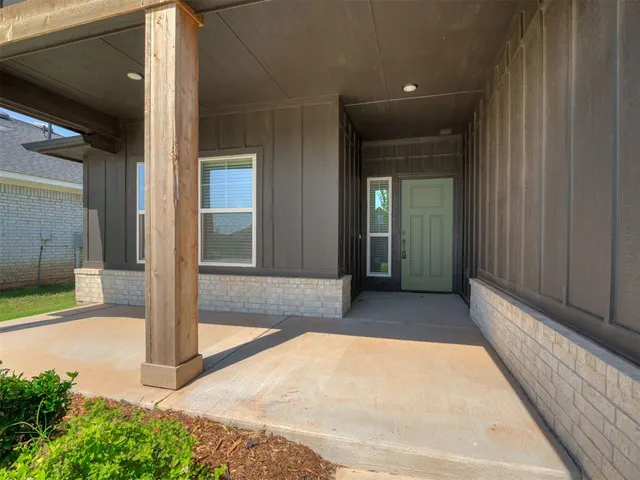 Photo 5 — 3720 Alta Vista Drive, Norman, OK 73069
