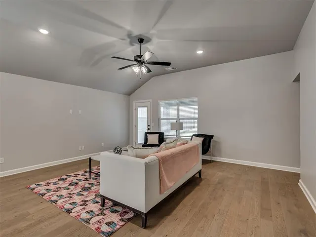 Photo 7 — 3720 Alta Vista Drive, Norman, OK 73069