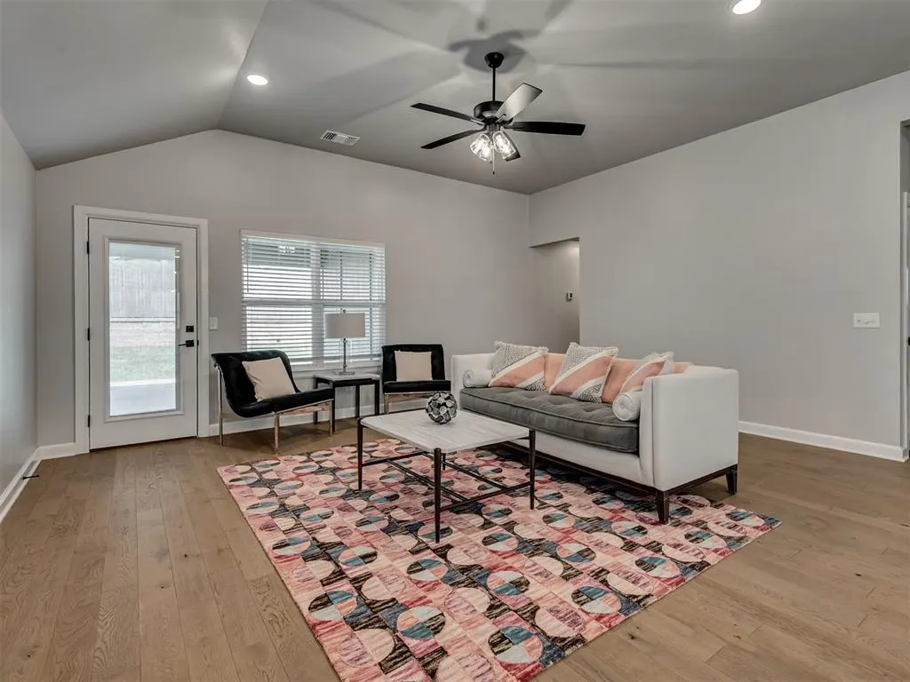 Photo 9 — 3720 Alta Vista Drive, Norman, OK 73069