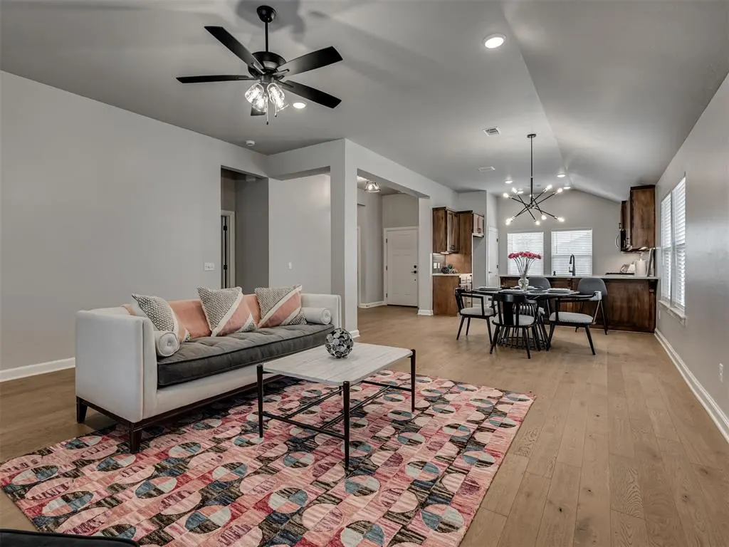 Photo 10 — 3720 Alta Vista Drive, Norman, OK 73069