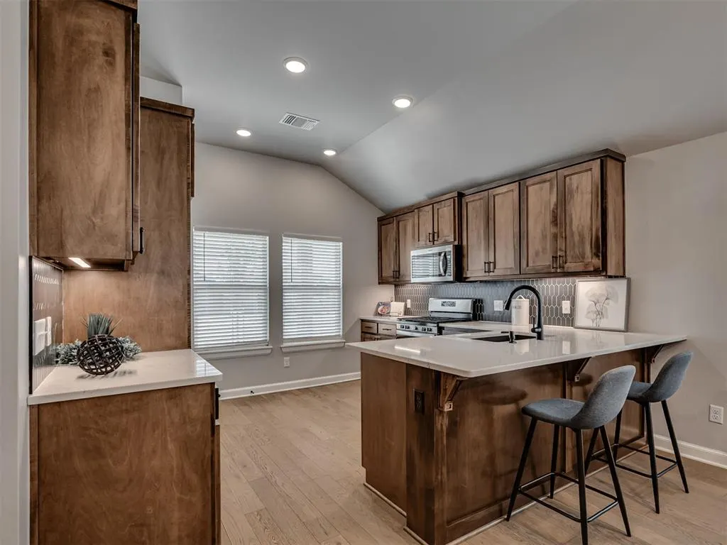 Photo 11 — 3720 Alta Vista Drive, Norman, OK 73069